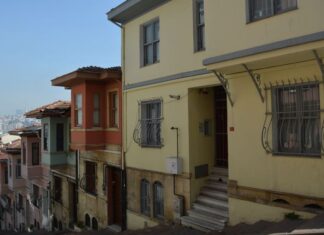 Shops and Commerce in Athens